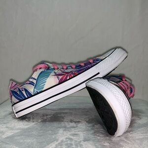 Converse Chuck Taylor All Star RARE Hawiian Low women’s size 8 *NEW*